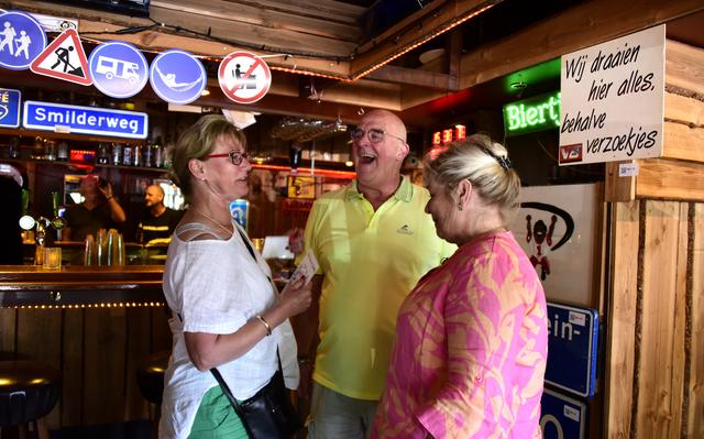 Afscheid Met Een Lach En Een Traan Inboedel Sportcafé Radix Wordt